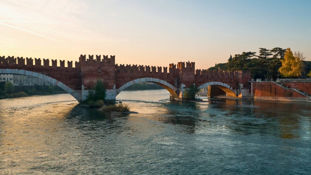 Cosa vedere a Verona: 4 itinerari a piedi dall’Hotel Colomba d’Oro