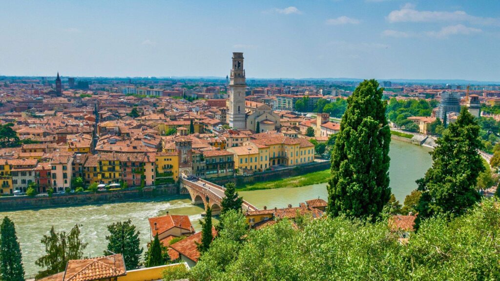 La Biblioteca Capitolare, un tesoro da scoprire vicino all’Hotel Colomba d’Oro
